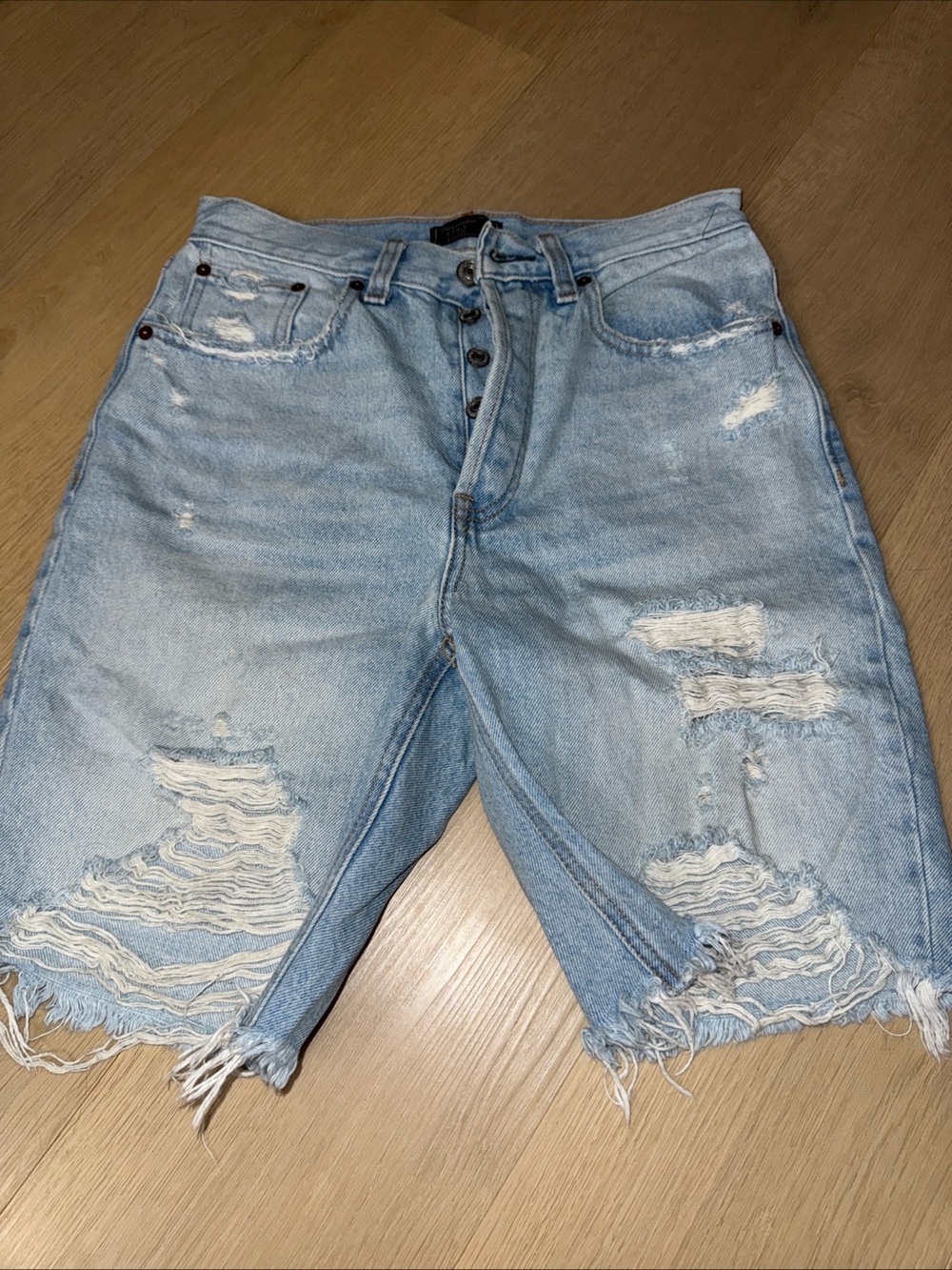 Women’s Abercrombie high rise 9 inch distressed denim short size 2/26